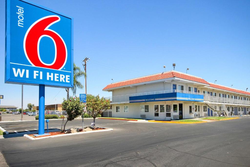 Motel 6-Fresno CA - Blackstone South - main image