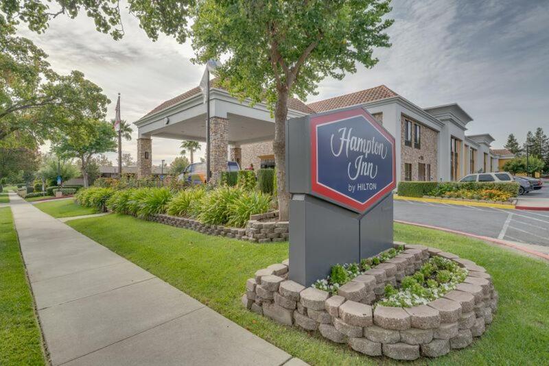 Hampton Inn Livermore - image 2