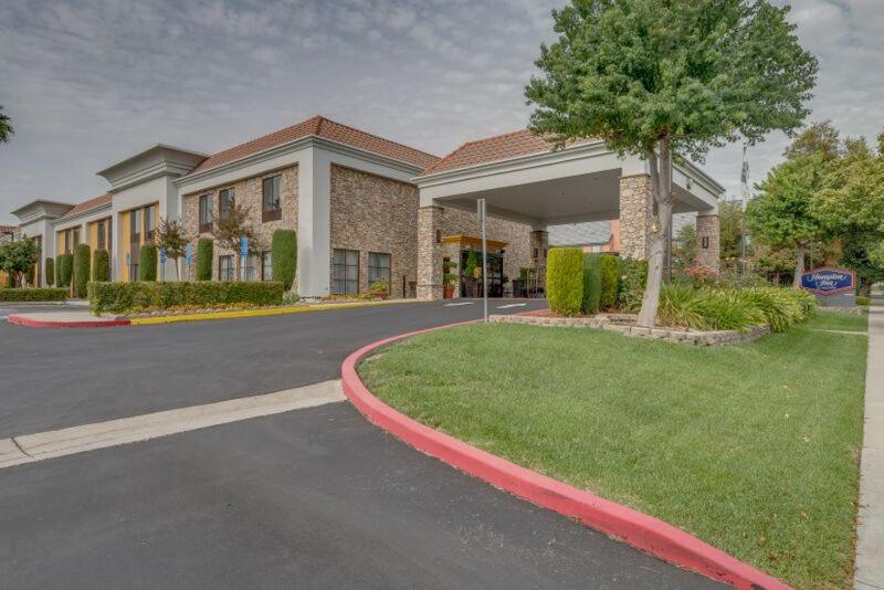 Hampton Inn Livermore - image 3