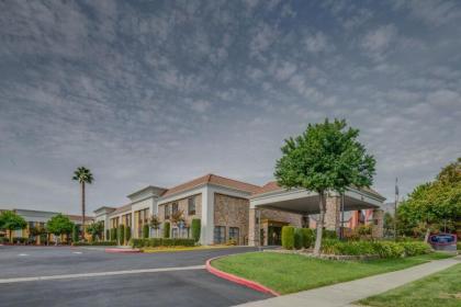 Hampton Inn Livermore - image 5