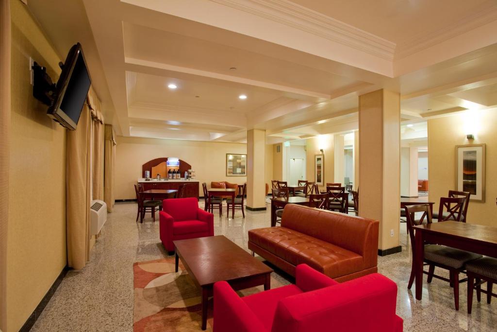 Holiday Inn Express Hotel & Suites Los Angeles Airport Hawthorne an IHG Hotel - image 2