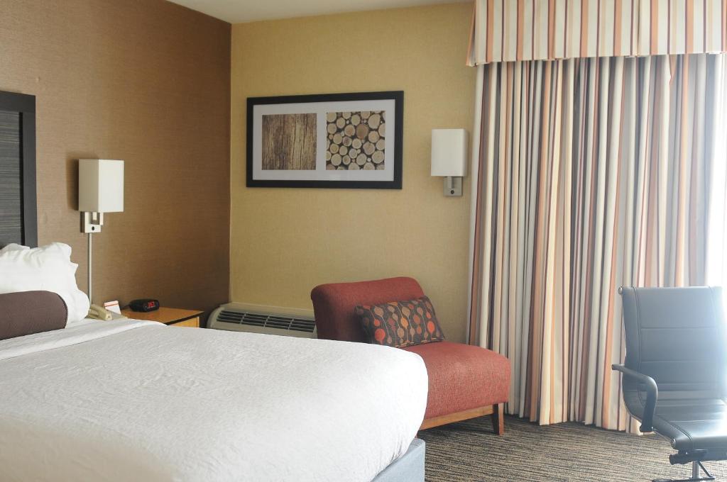 Holiday Inn Dublin - Pleasanton an IHG Hotel - image 3