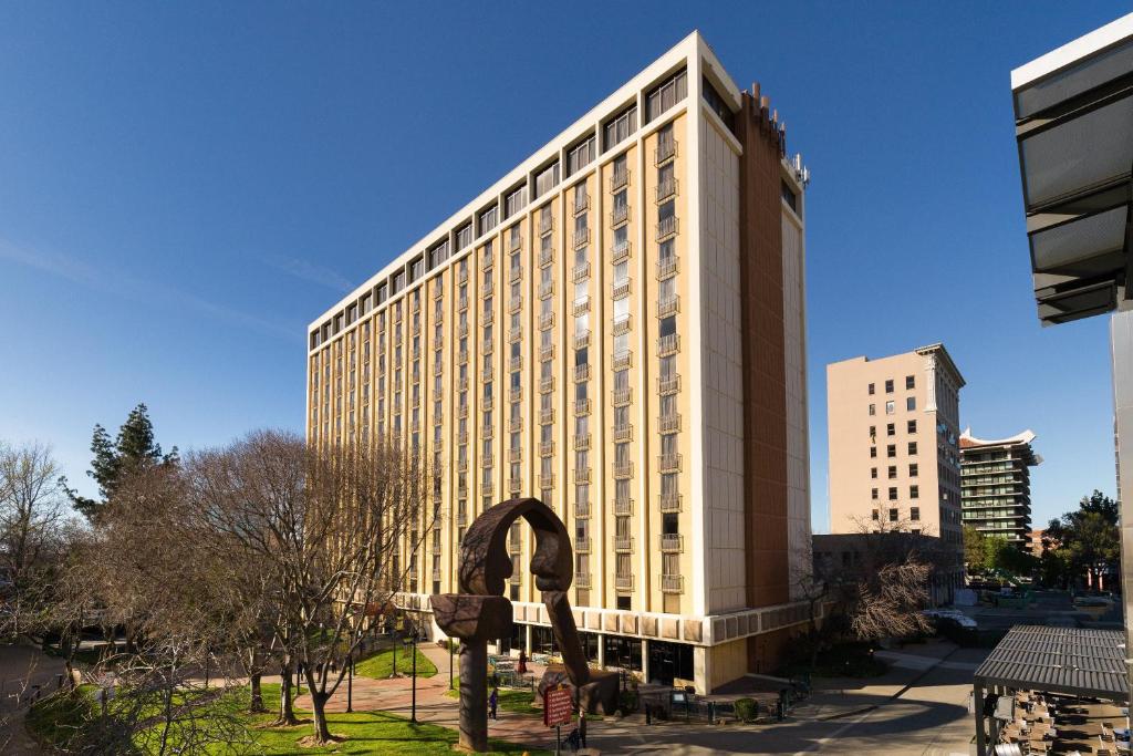 Holiday Inn Sacramento Downtown-Arena an IHG Hotel - main image