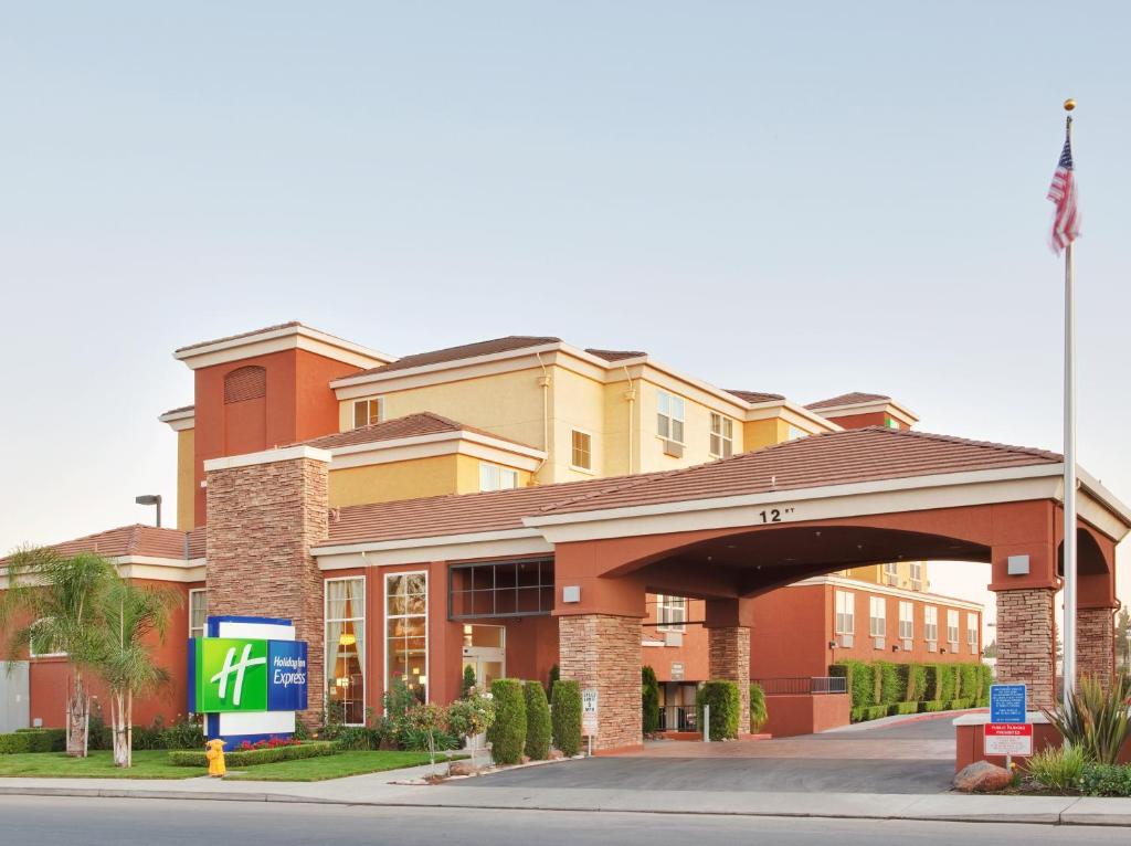 Holiday Inn Express- West Sacramento an IHG Hotel - main image