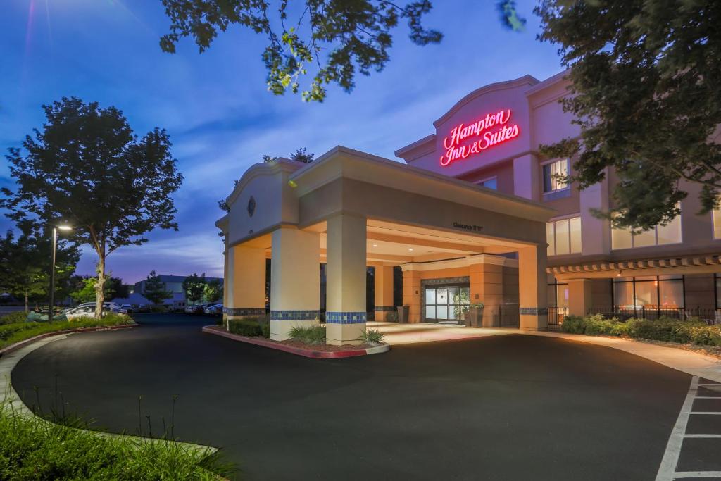 Hampton Inn & Suites Yuba City - main image