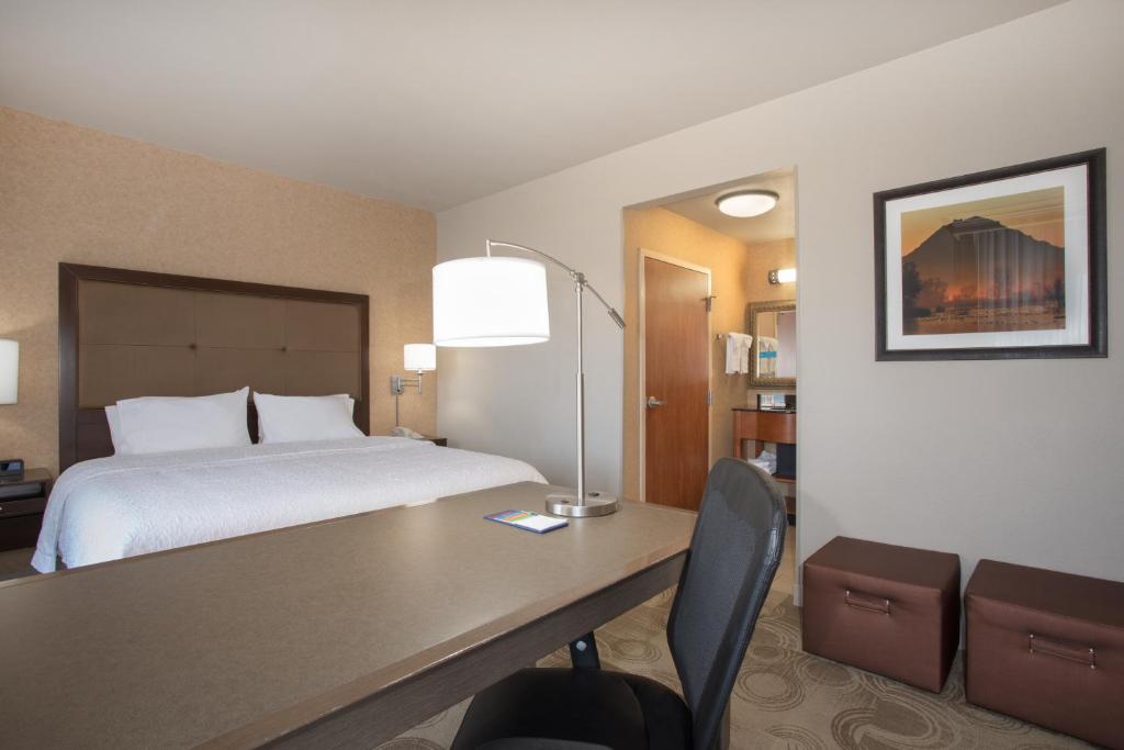 Hampton Inn & Suites Yuba City - image 3