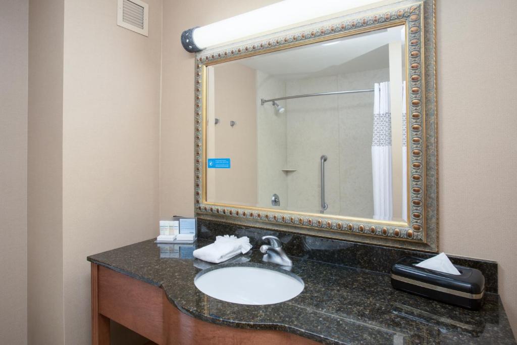 Hampton Inn & Suites Yuba City - image 4