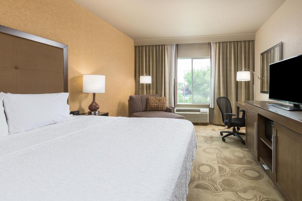 Hampton Inn & Suites Yuba City - image 5