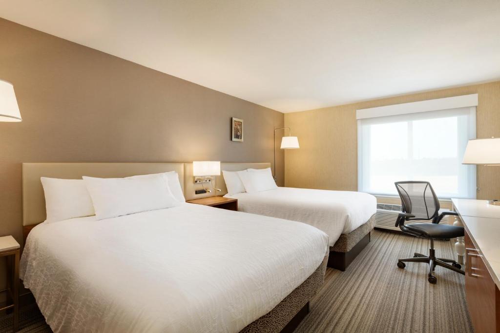 Hilton Garden Inn Roseville - image 2