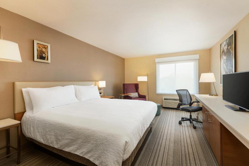 Hilton Garden Inn Roseville - image 5