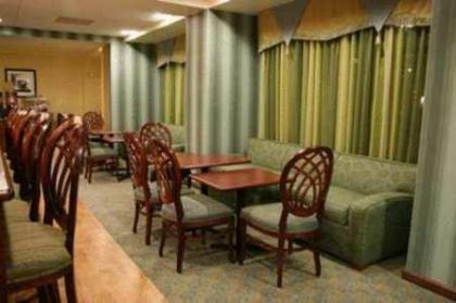 Hampton Inn Brentwood - image 3