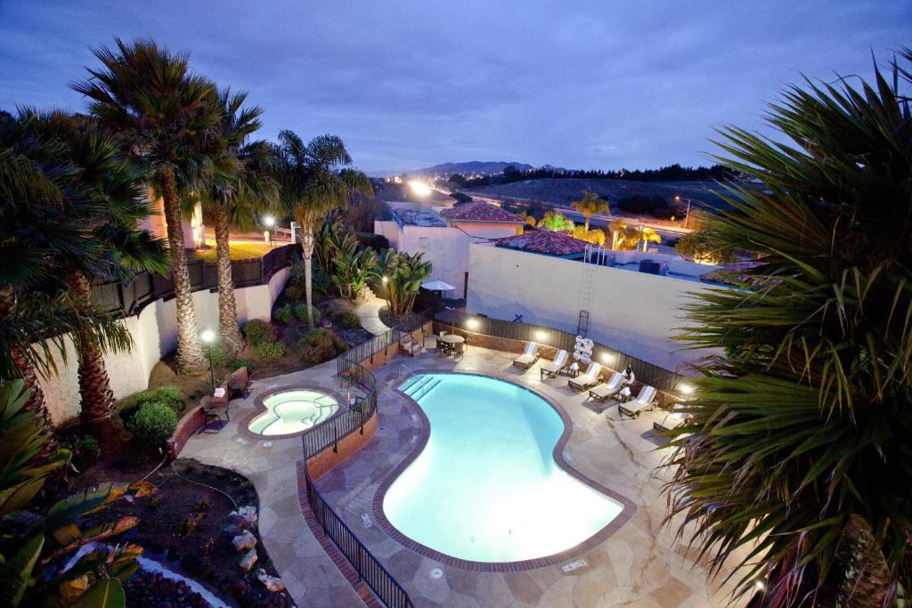 Holiday Inn Express Grover Beach-Pismo Beach Area an IHG Hotel - main image