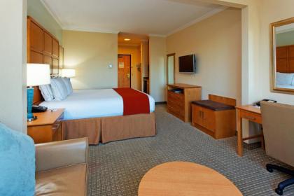 Holiday Inn Express Hotel & Suites Santa Clara - Silicon Valley an IHG Hotel - image 2