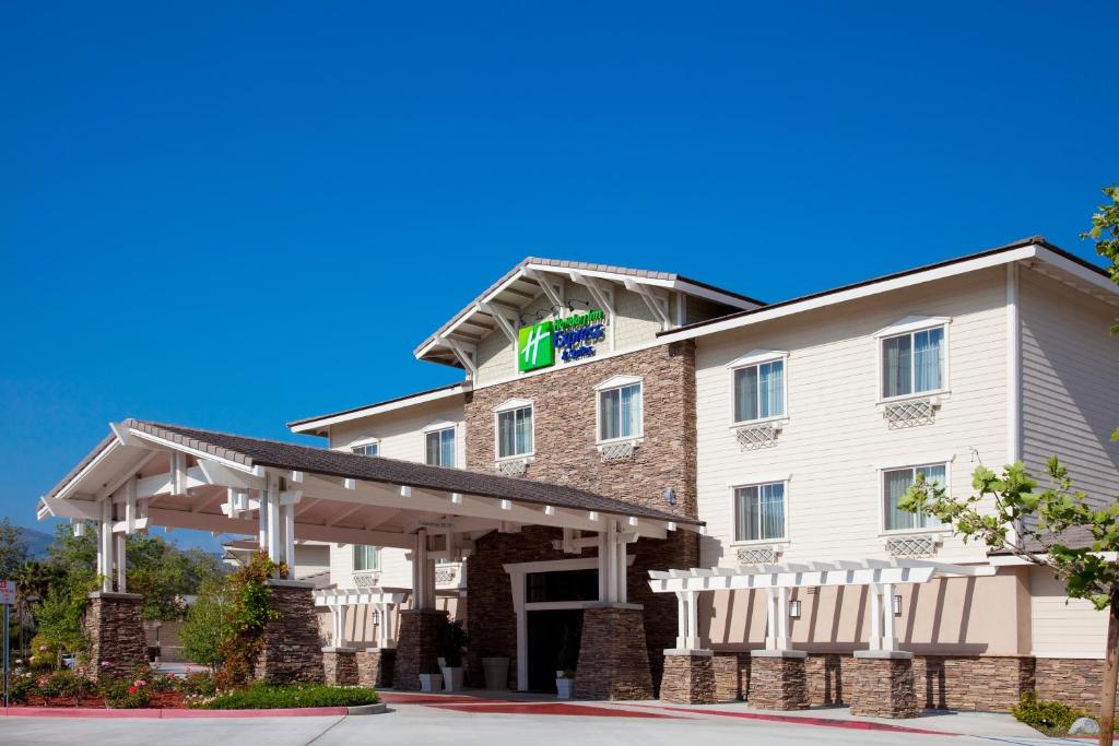 Holiday Inn Express Hotel & Suites San Dimas an IHG Hotel - main image