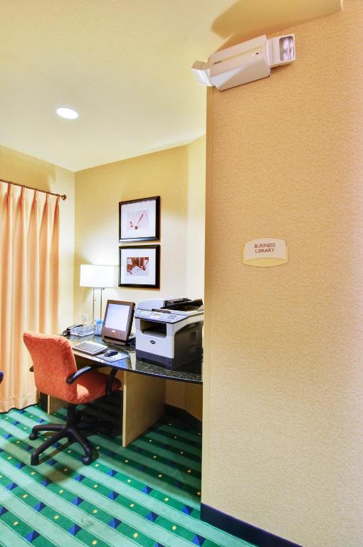 SpringHill Suites Fresno - image 5