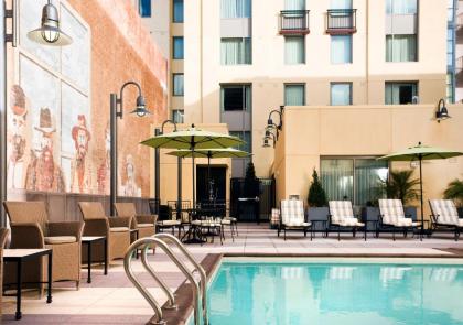 Residence Inn by Marriott San Diego Downtown/Gaslamp Quarter - image 5