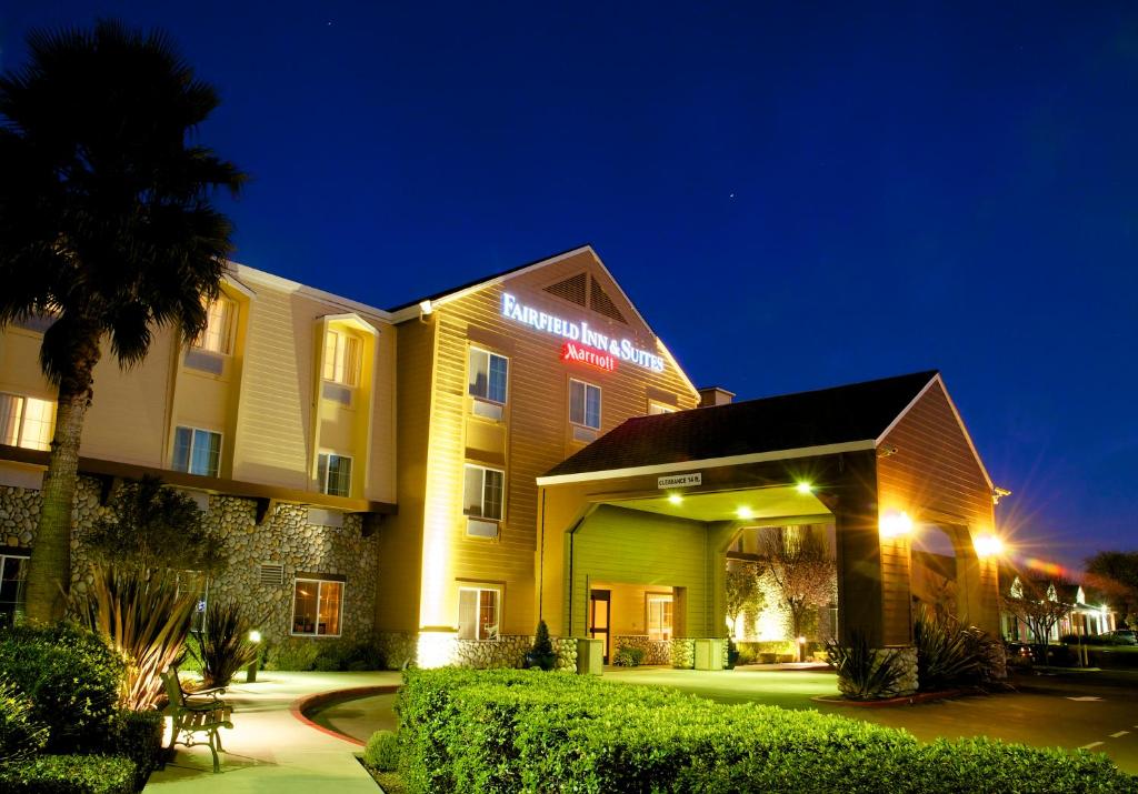 Fairfield Inn and Suites by Marriott Napa American Canyon - image 3