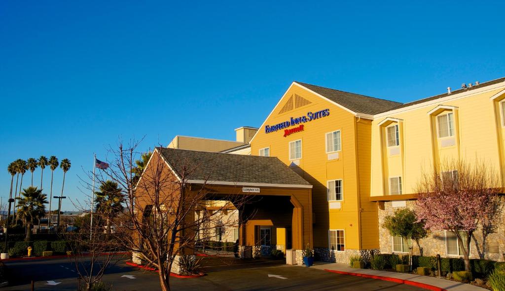 Fairfield Inn and Suites by Marriott Napa American Canyon - image 4