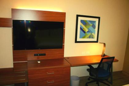 Holiday Inn Express Hotel & Suites Marina an IHG Hotel - image 3