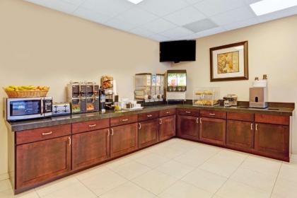 Ramada by Wyndham San Bruno SFO Airport - image 3