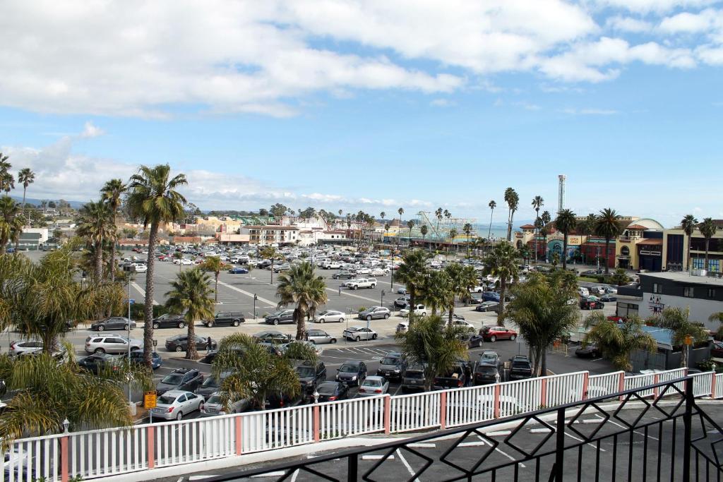 Fireside Inn By The Beach Boardwalk & Bowling - main image