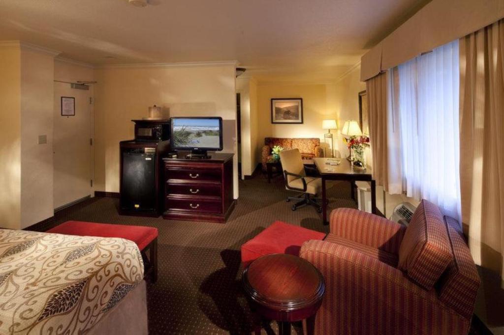 Best Western Danville Sycamore Inn - image 5