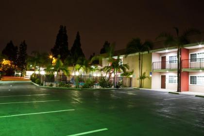 Budget Inn Anaheim near Disneyland Drive - image 5