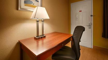 Best Western PLUS Fresno Inn - image 2