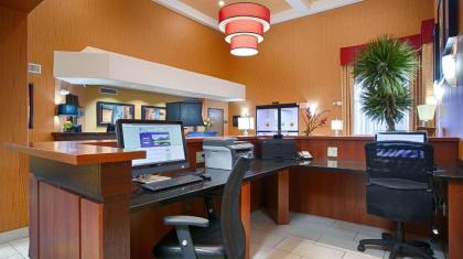 Best Western PLUS Fresno Inn - image 3