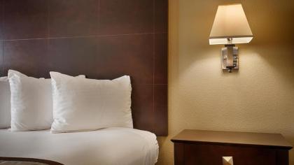 Best Western PLUS Fresno Inn - image 4