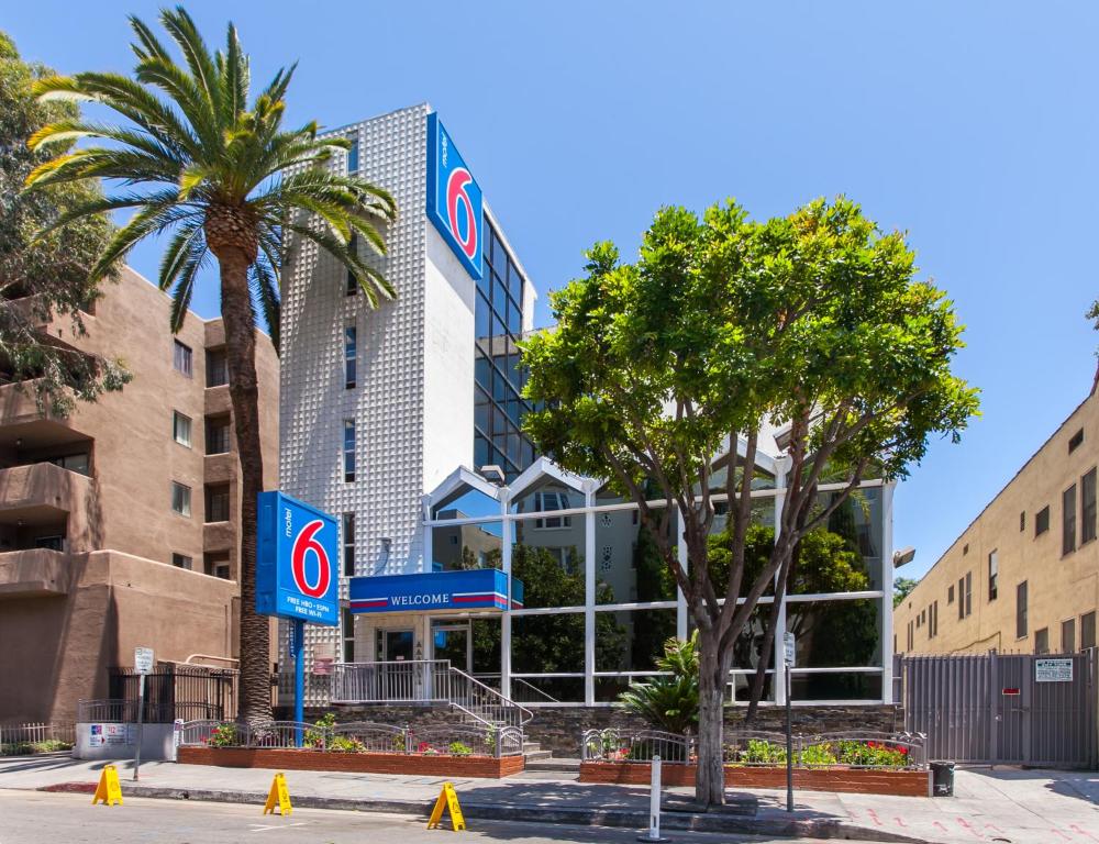 Motel 6 Hollywood - main image