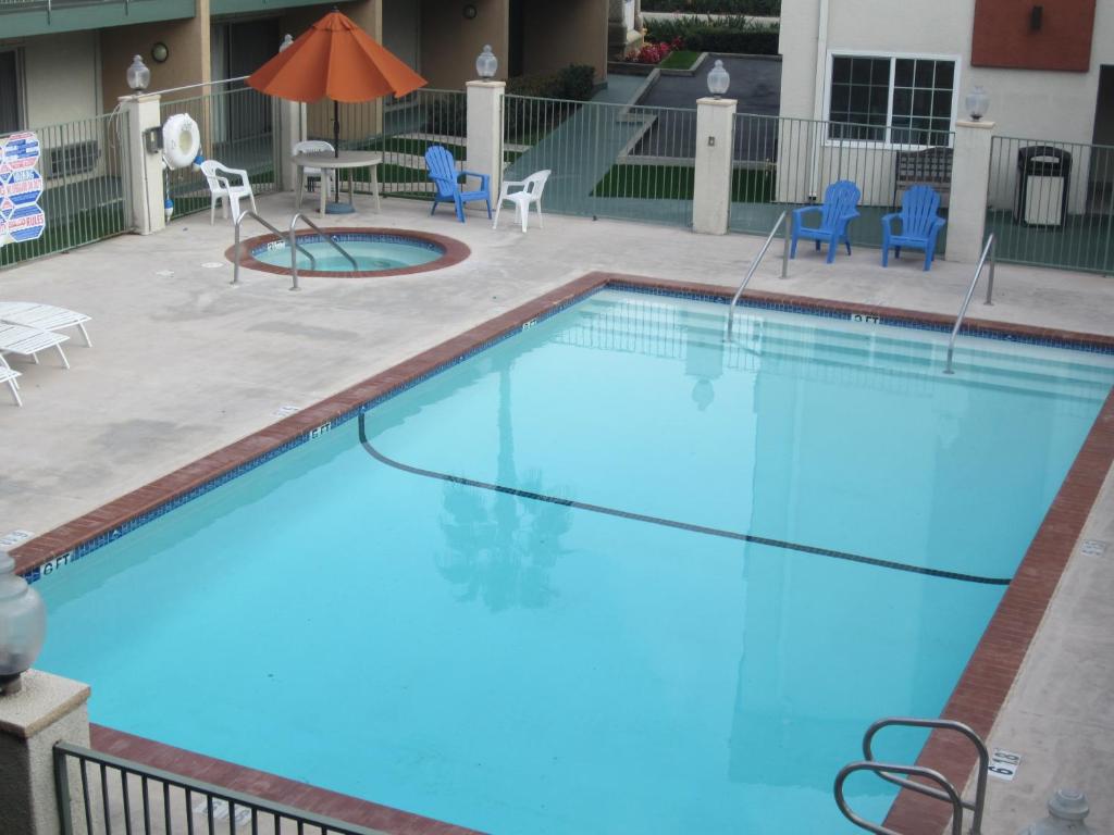 Travelodge Inn & Suites by Wyndham Anaheim on Disneyland Dr - image 5