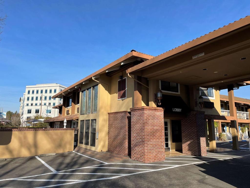 SureStay Plus Hotel by Best Western Mountain View - main image