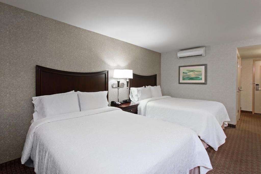 Hampton Inn & Suites Oakland Airport-Alameda - image 4