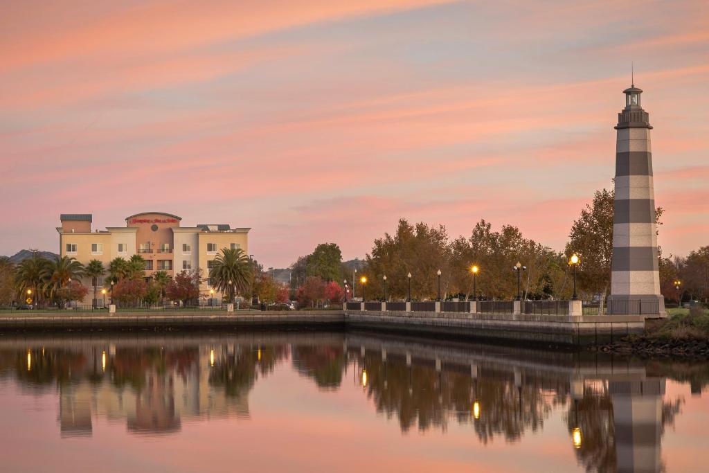 Hampton Inn & Suites Suisun City Waterfront - main image