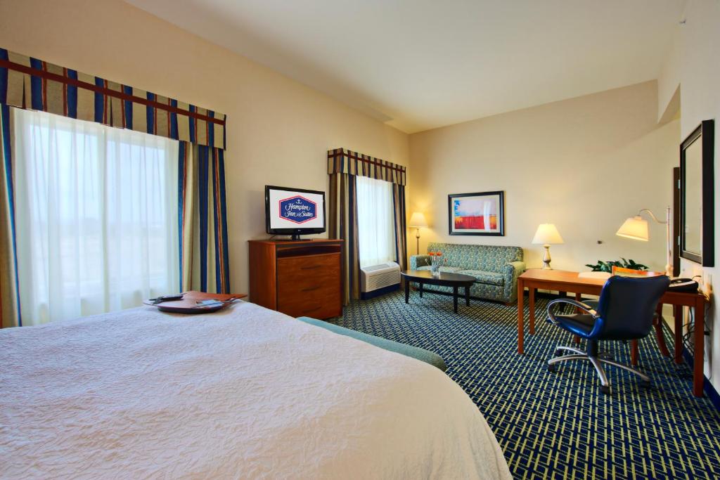 Hampton Inn & Suites Ridgecrest - image 5