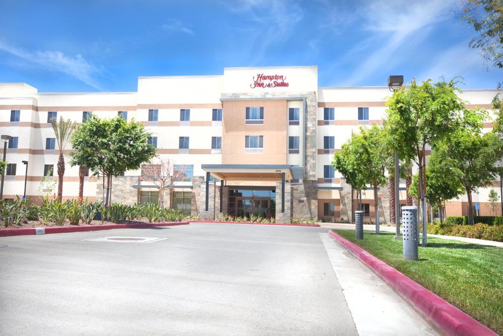 Hampton Inn & Suites Riverside/Corona East - main image