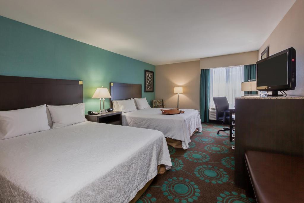 Hampton Inn Bakersfield - Central - image 5