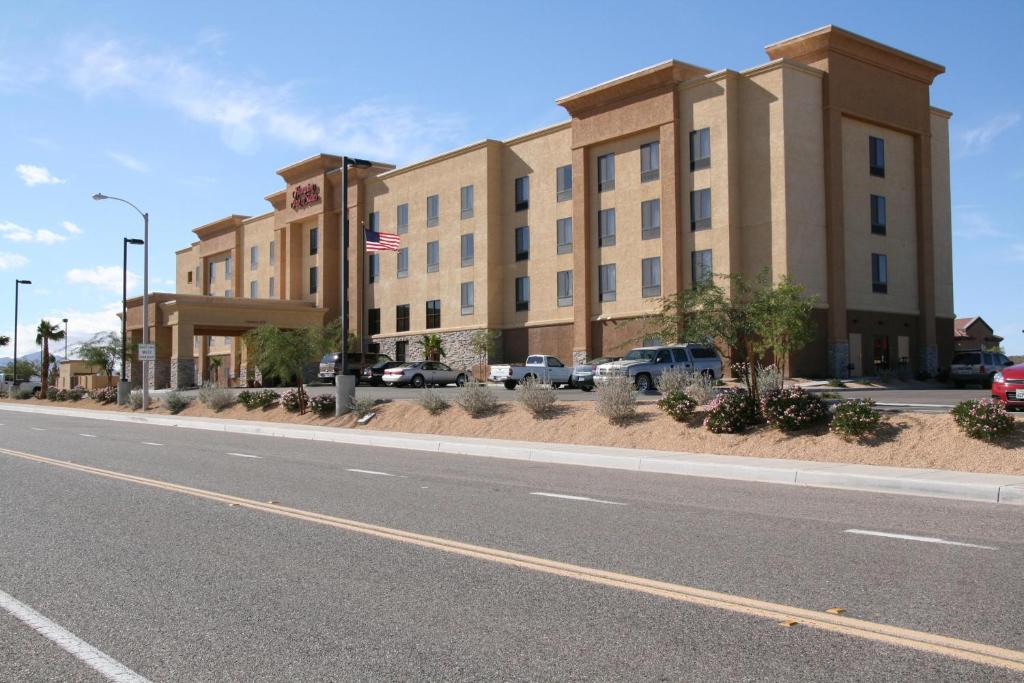 Hampton Inn and Suites Barstow - main image