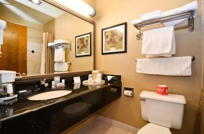 Best Western Plus Brookside Inn - image 4