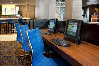 Courtyard by Marriott Oakland Airport - image 4