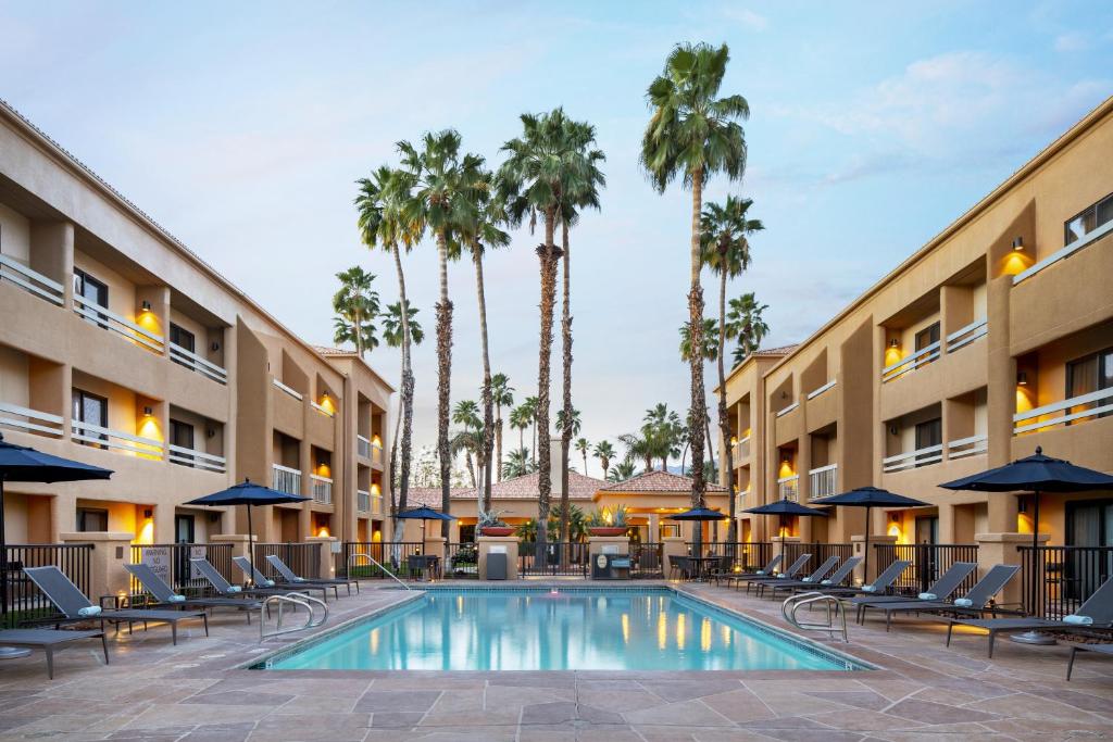 Courtyard by Marriott Palm Springs - main image