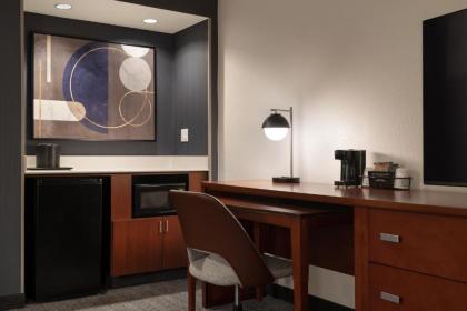 Courtyard by Marriott Palm Springs - image 5