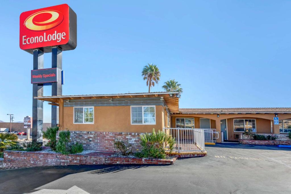 Econo Lodge On Historic Route 66 - main image