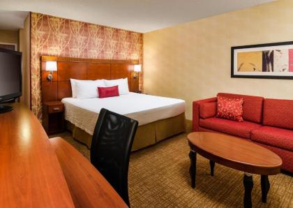 Courtyard by Marriott Fresno - image 2