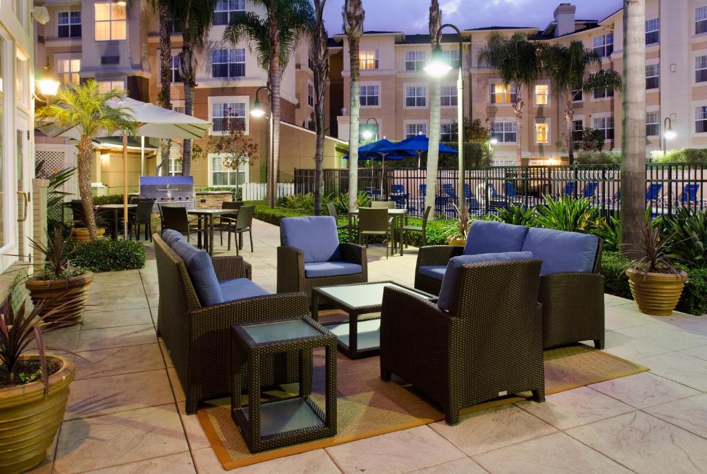 Residence Inn by Marriott Cypress Los Alamitos - image 2