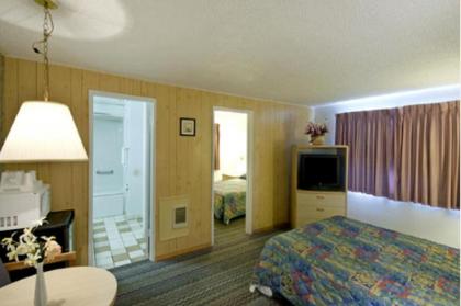 Americas Best Value Inn Eureka - image 4