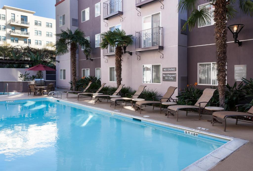 Residence Inn by Marriott San Diego Downtown - image 3