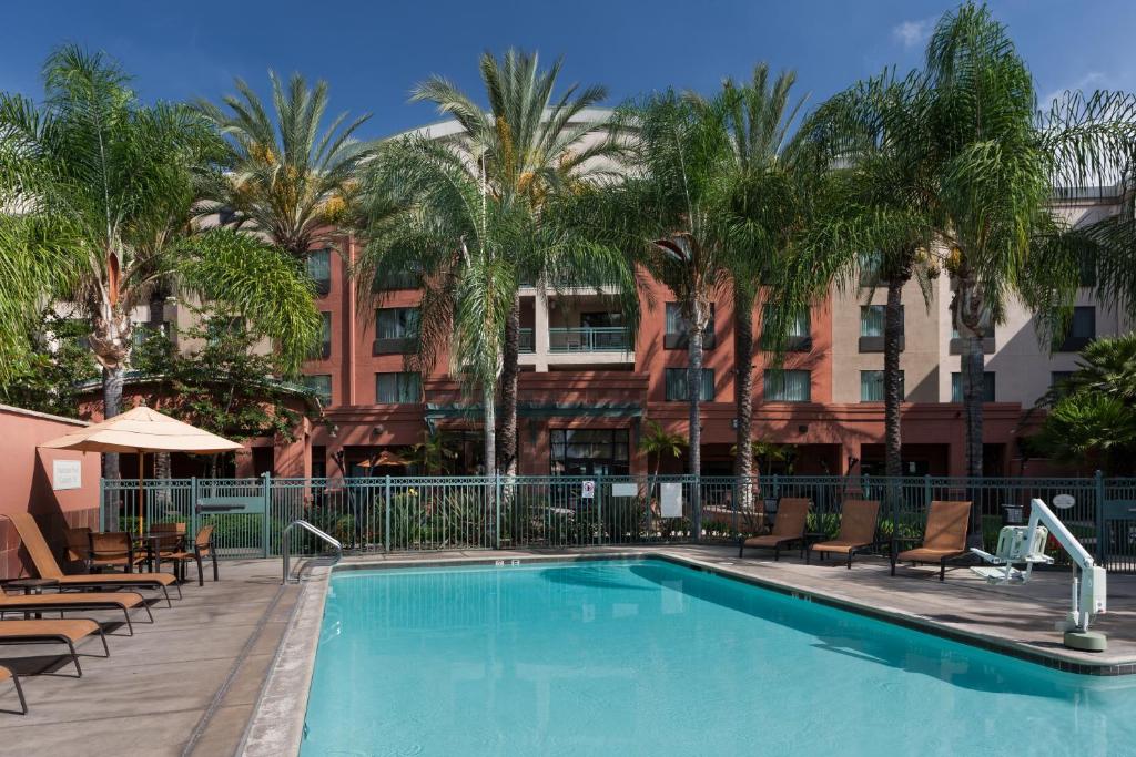 Courtyard Los Angeles Burbank Airport - image 3