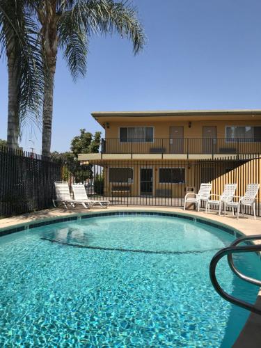 Americas Best Value Inn Visalia - main image